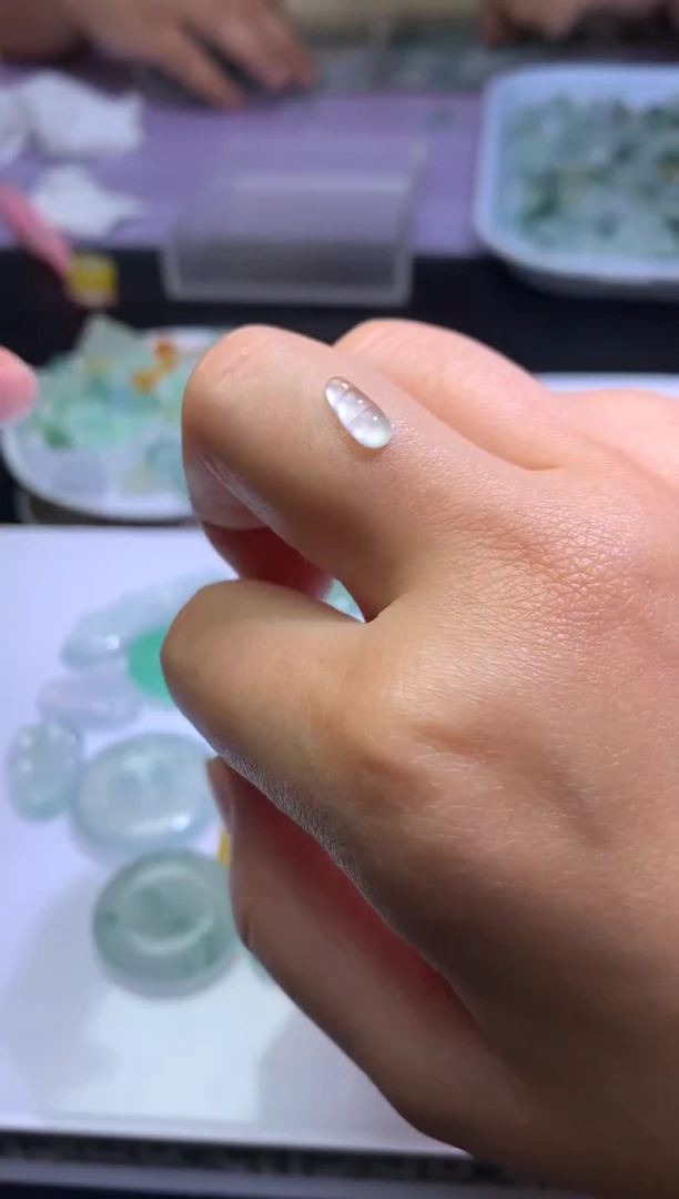 未镶嵌定制翡翠毛货