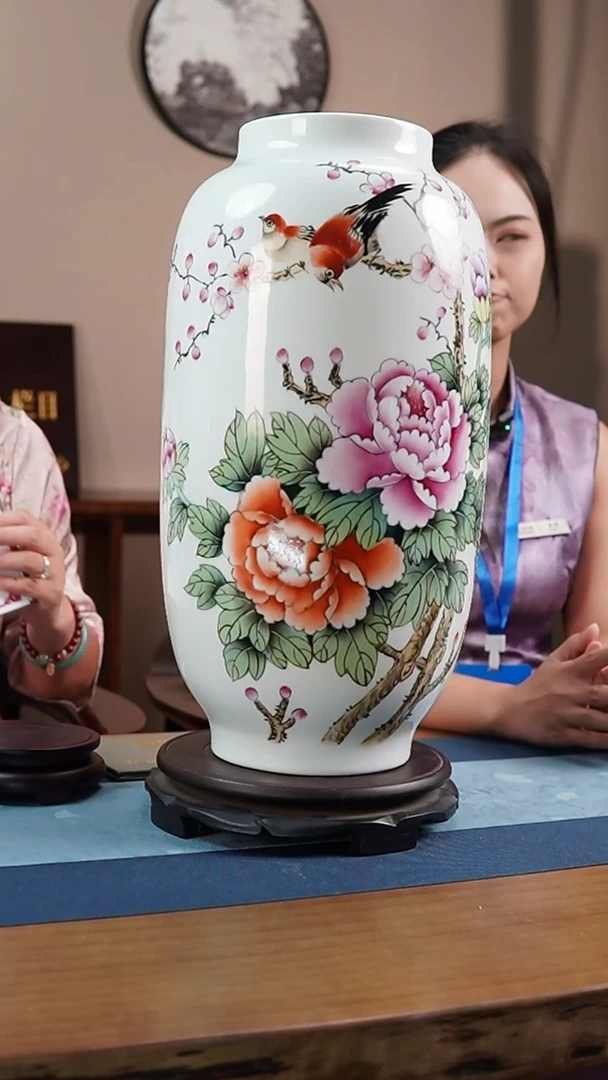 瓶景德镇手工手绘釉上粉彩富贵迎春牡丹冬瓜瓶（韩老师作品）