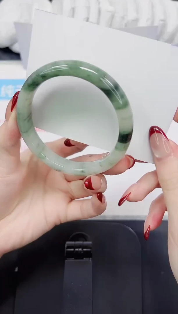 【闪购商品】石英质玉手镯未镶嵌339