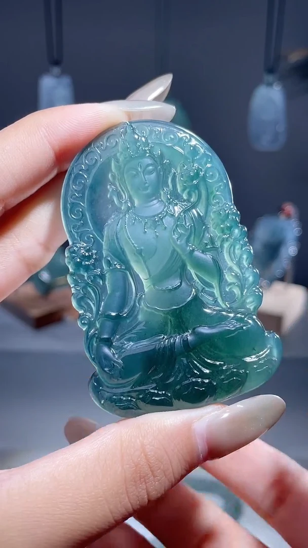 颈饰未镶嵌翡翠度母