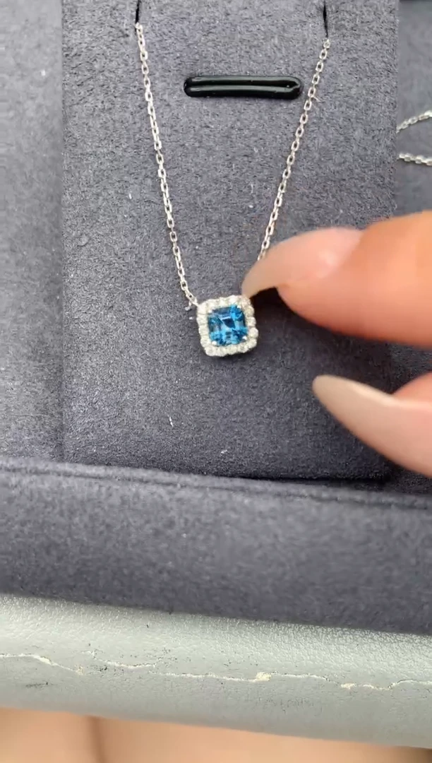 海蓝宝石颈饰18K金镶嵌41分海蓝宝 FD