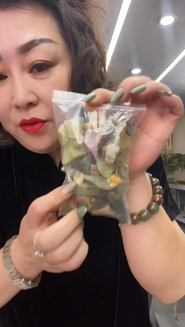 未镶嵌蛇纹石玉观赏石多样式发货随机发一