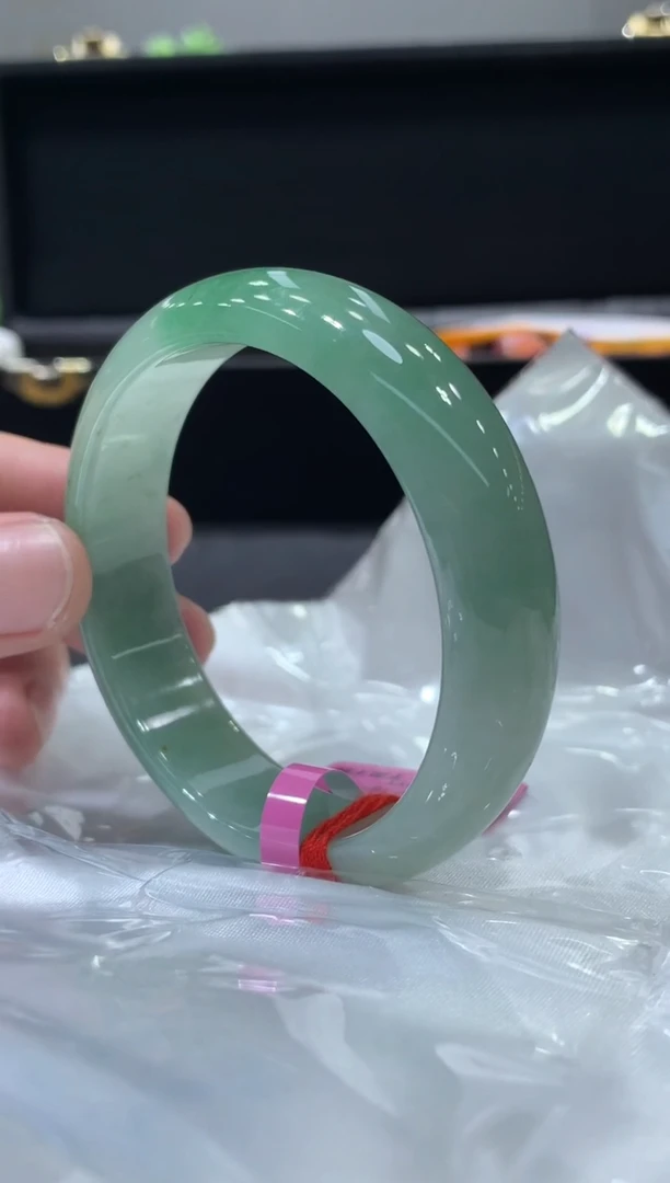 未镶嵌手镯翡翠翡翠手镯