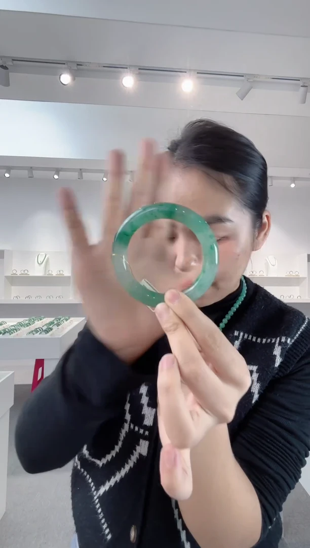 未镶嵌手镯石英质玉302