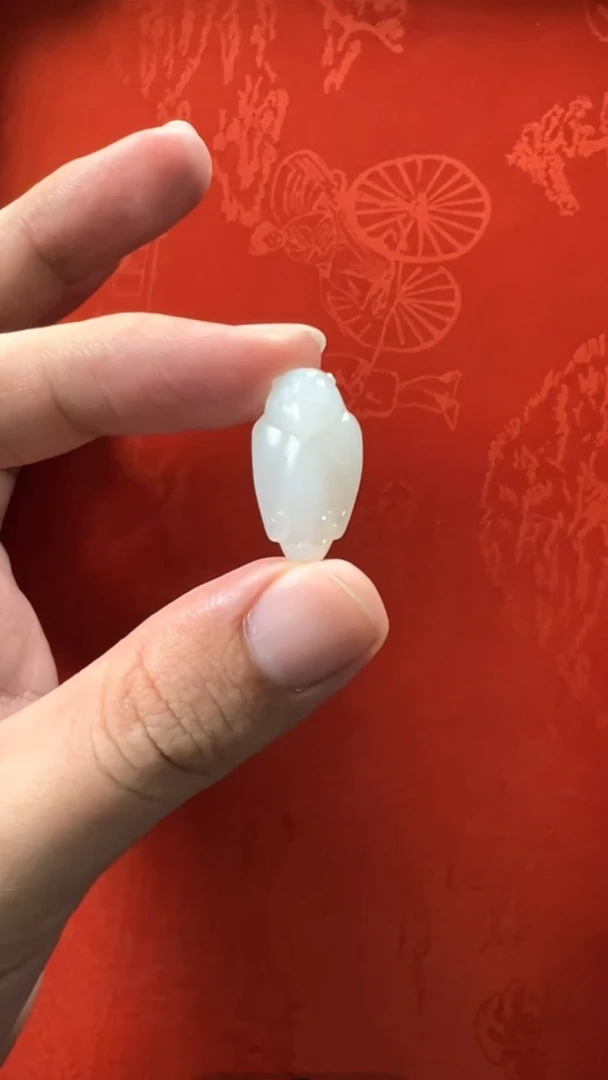 未镶嵌和田玉挂件新疆白玉老熟猫头鹰