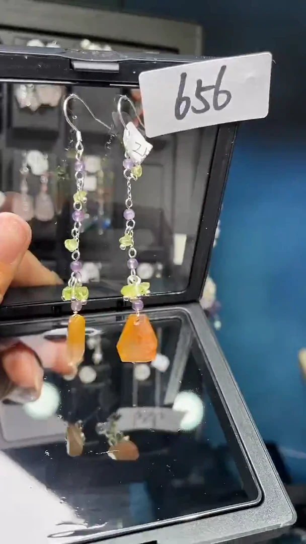 未镶嵌耳饰水晶喜欢拍