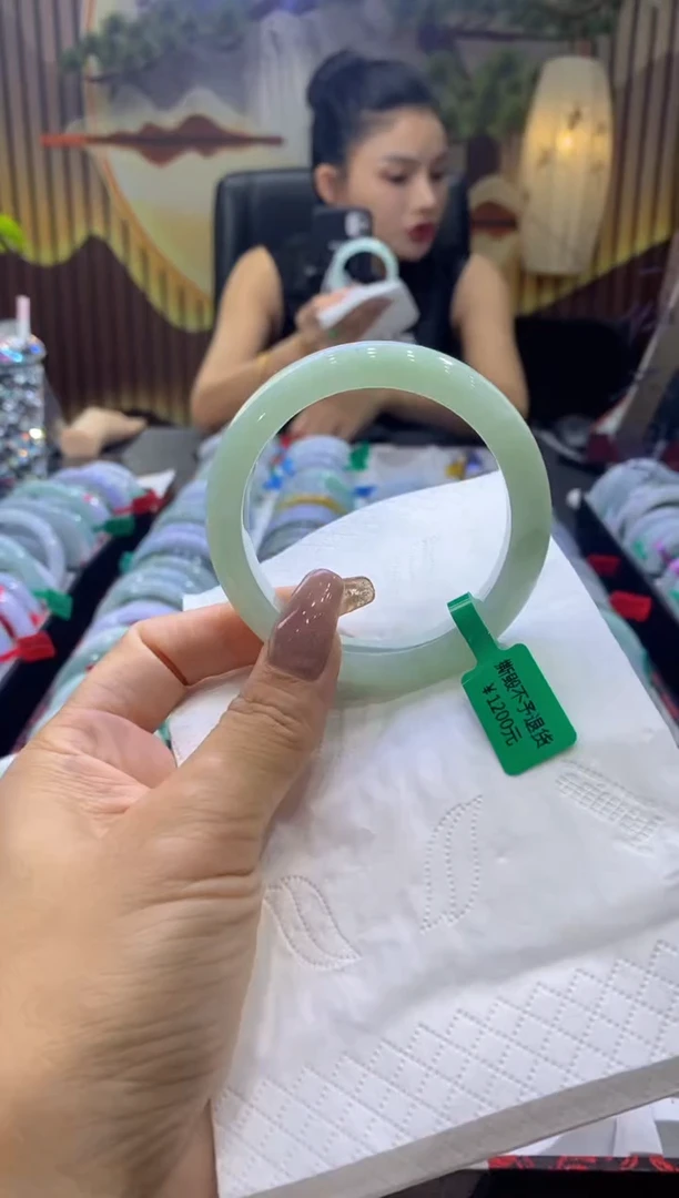 翡翠手镯未镶嵌00001506