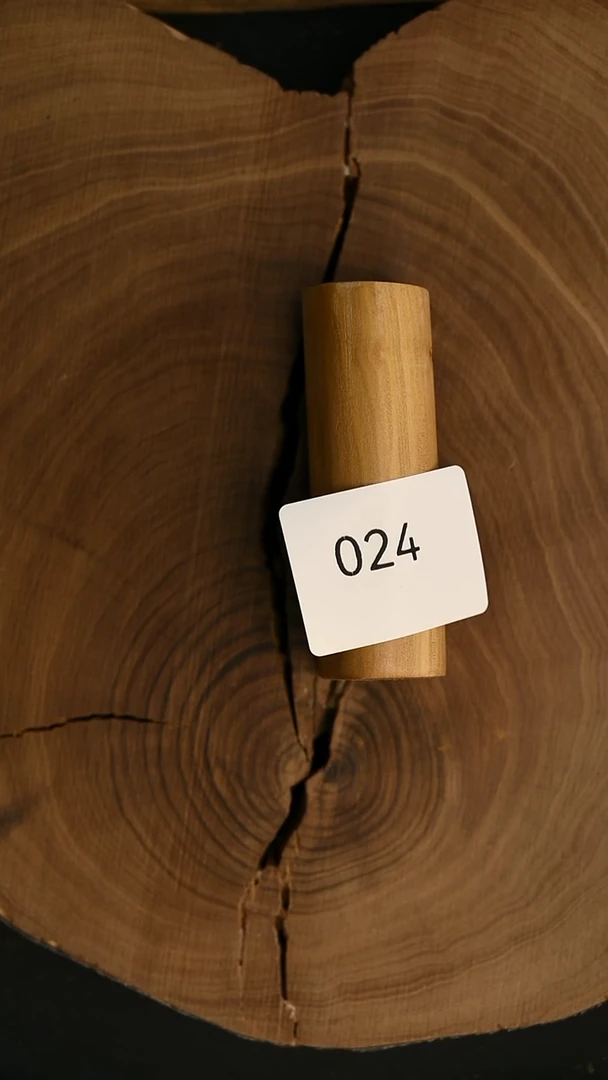 檀香木其他6号仓老山檀25钢印料38克