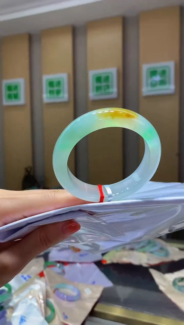 翡翠手镯未镶嵌-C50 全款60万 拆单2万