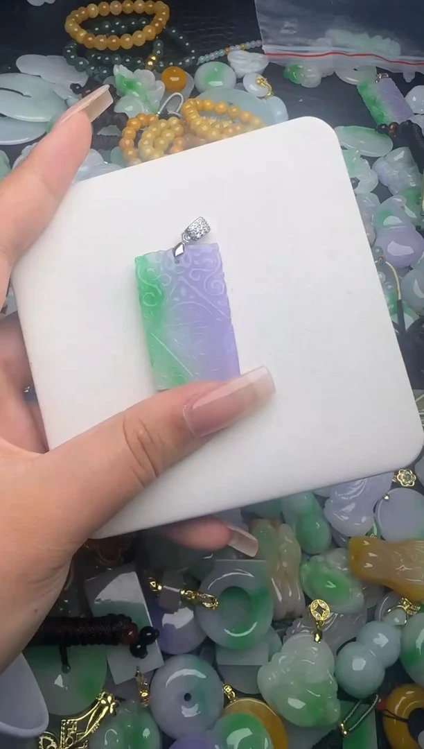 翡翠未镶嵌颈饰天然缅甸翡翠吊坠