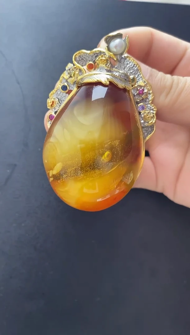 裸石琥珀未镶嵌吊坠