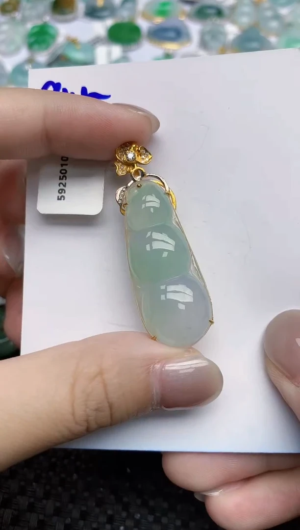 【闪购商品】翡翠颈饰18K金镶嵌天然翡翠A货