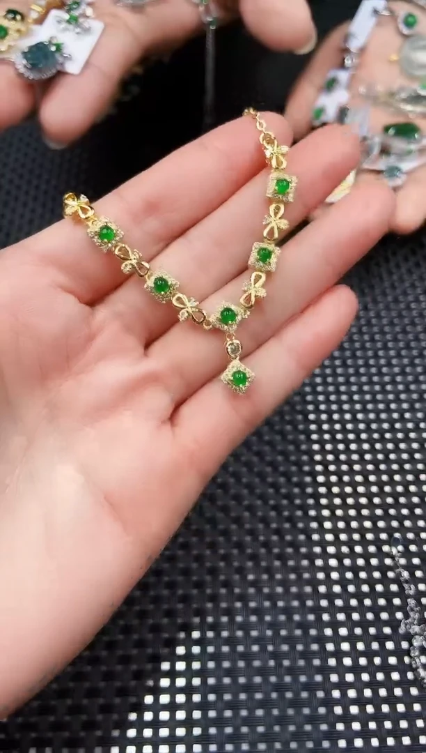 【闪购商品】翡翠颈饰未镶嵌11111111