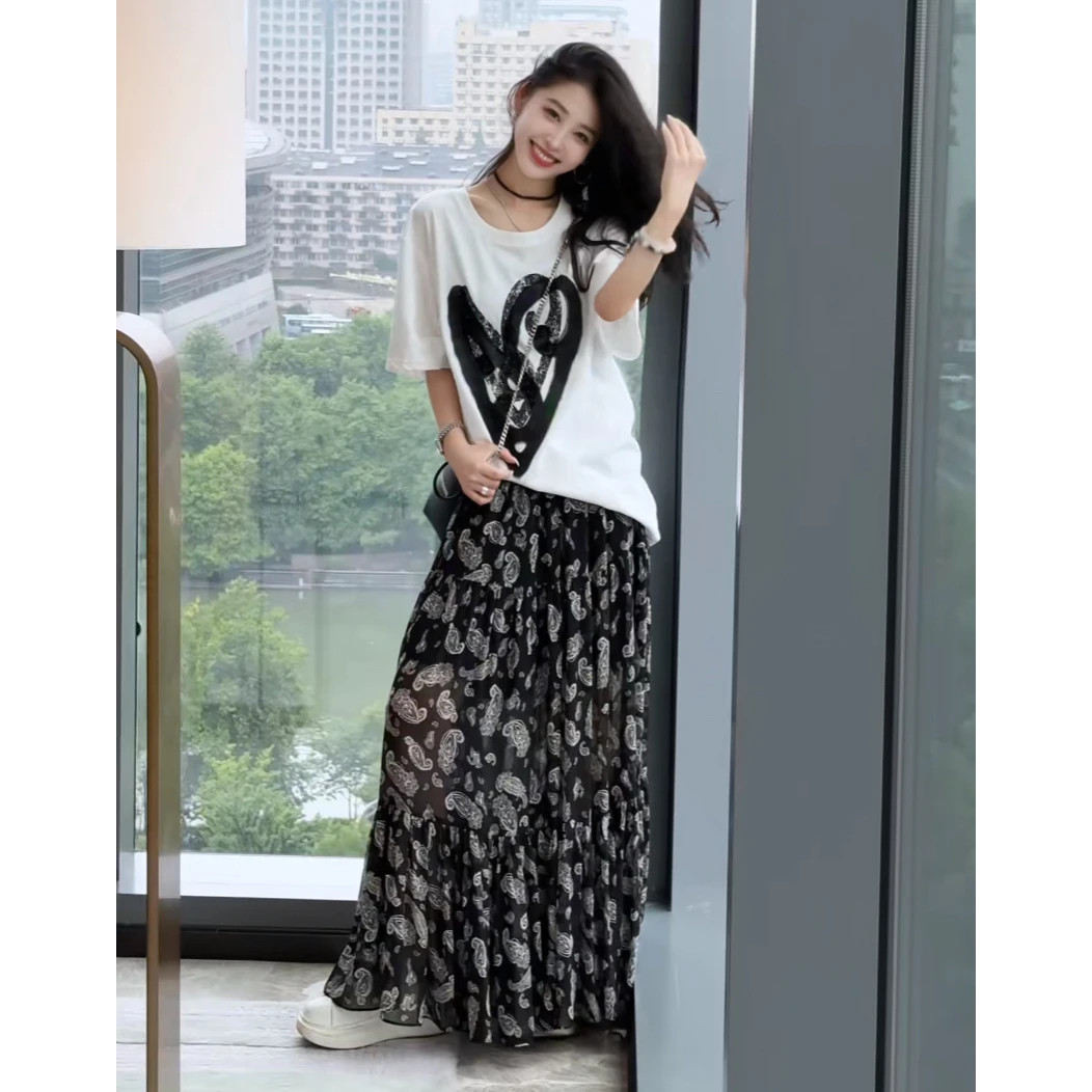 爆款夏季女装两件套设计感时尚爱心短袖+高腰半身裙休闲时尚套装