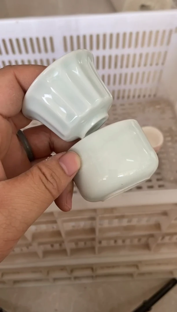 摄影的产品有使用过的痕迹有点脏介意勿拍