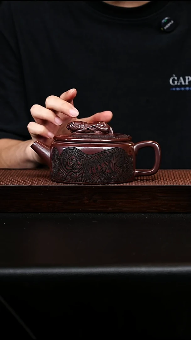 茶壶紫砂宜兴紫砂 卧虎藏龙 石红 李琴