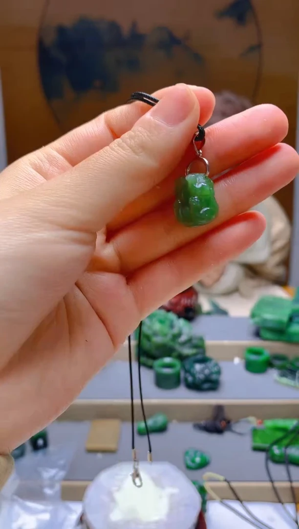 【闪购商品】和田玉（碧玉）珠宝半成品未镶嵌随机发货1个