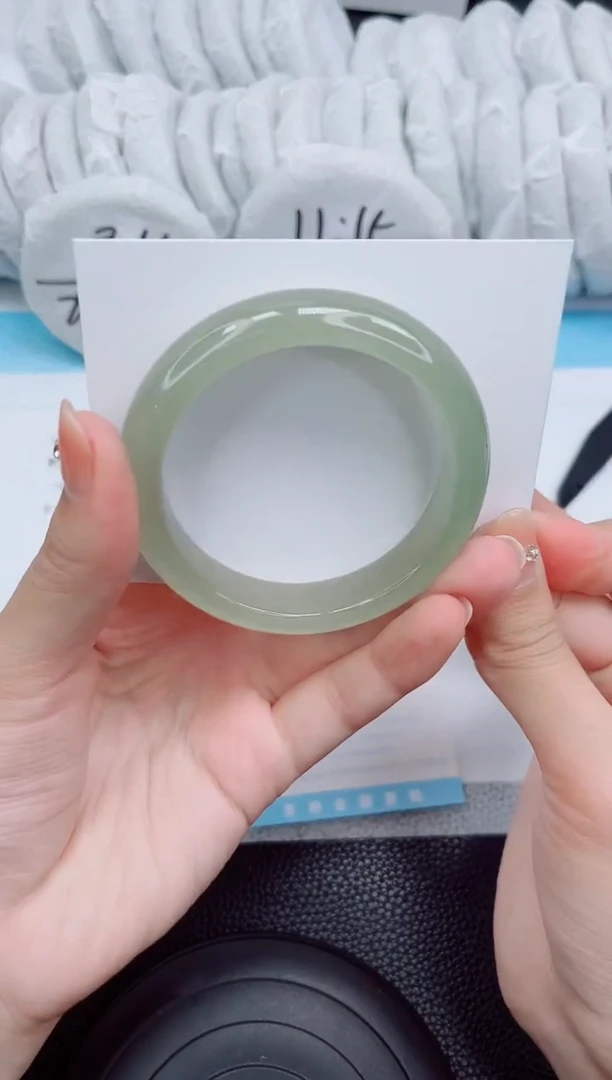 石英质玉手镯未镶嵌97-54.3