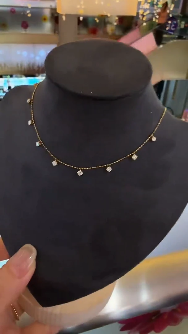 颈饰18K金镶嵌钻石满天星锁骨链