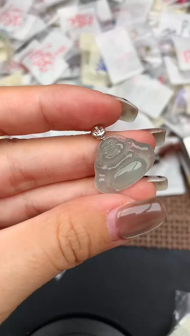 18K金镶嵌挂件翡翠—