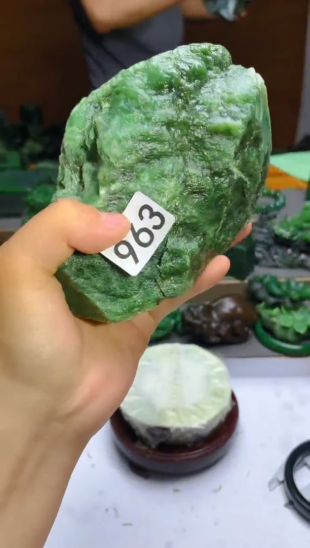 和田玉（碧玉）未镶嵌珠宝半成品1