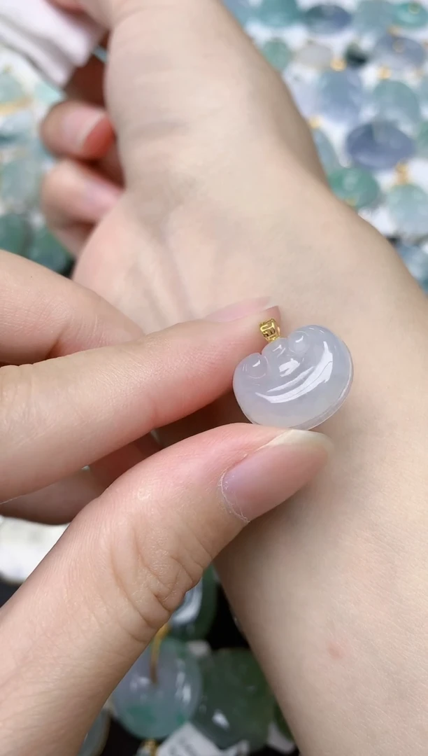 翡翠18K金镶嵌颈饰天然A货翡翠
