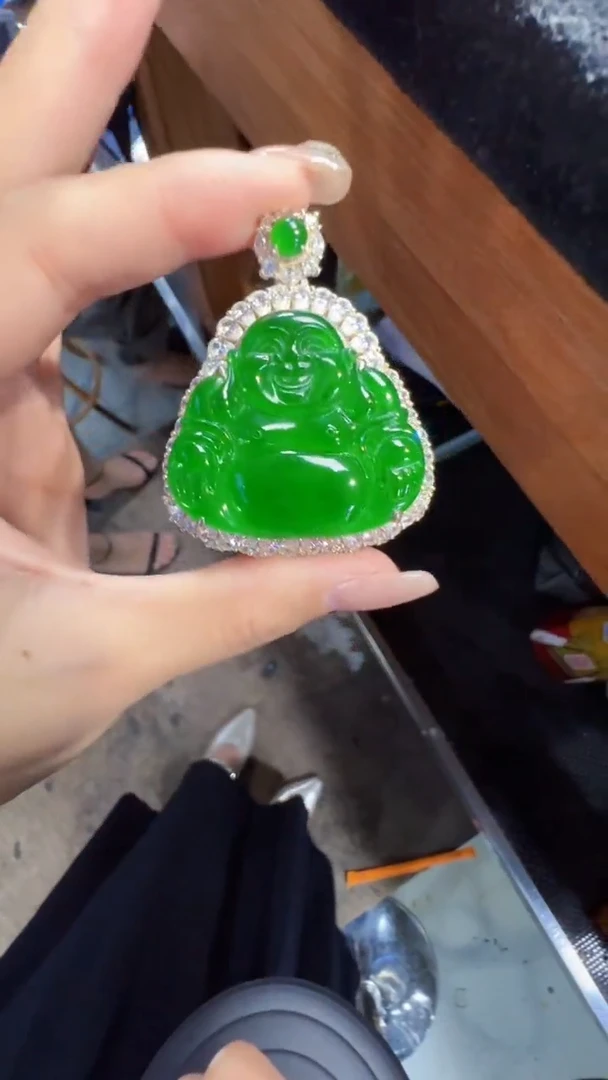 定制翡翠未镶嵌翡翠A货有轻微色差属于正常现象，佛公1