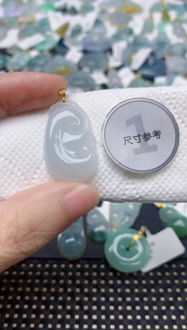 颈饰18K金镶嵌翡翠天然缅甸A货翡翠