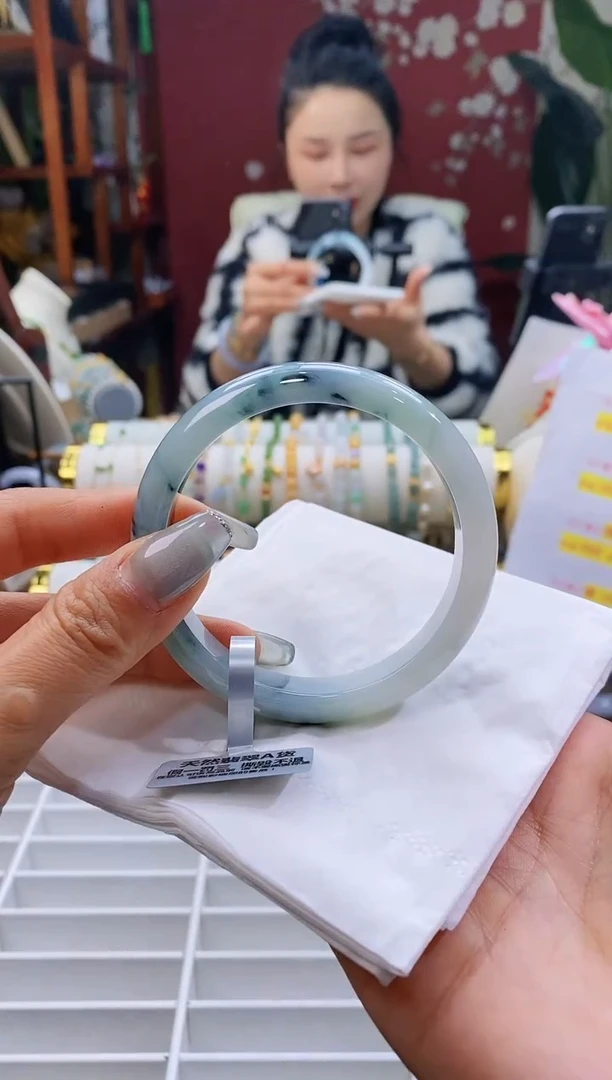 【闪购商品】翡翠手镯未镶嵌79湖水绿58-60/12.5*7.6