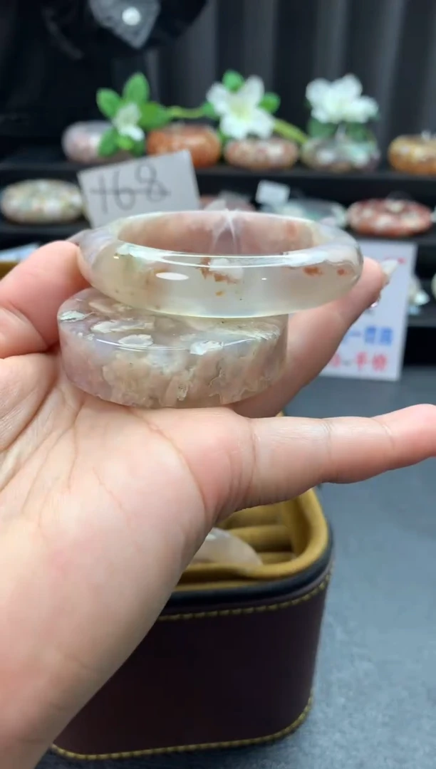 未镶嵌手镯石英质玉（54-55圈口）赠送镯心