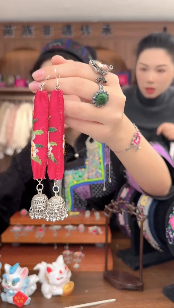 【闪购商品】织绣扶光苗绣传承25