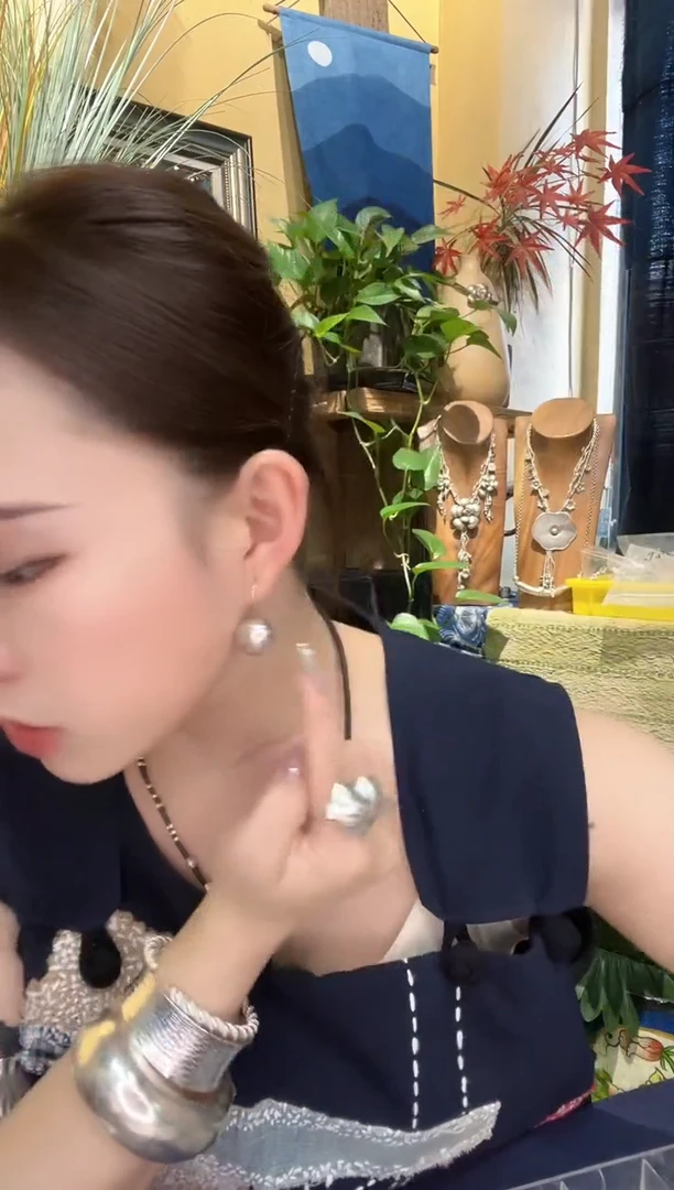 无925银海*耳饰