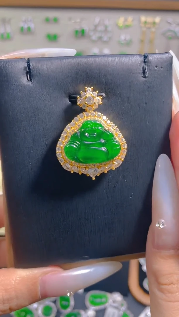 颈饰银S925镶嵌翡翠高品佛公吊坠
