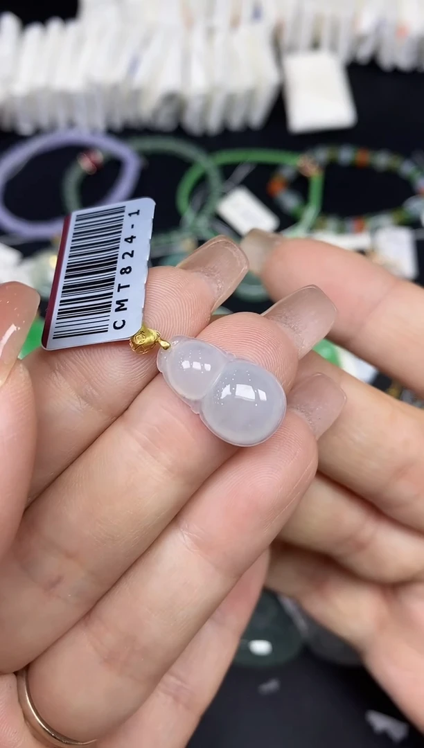 吊坠(不含链)18K金镶嵌翡翠葫芦18K金扣镶嵌@@CMT824-1