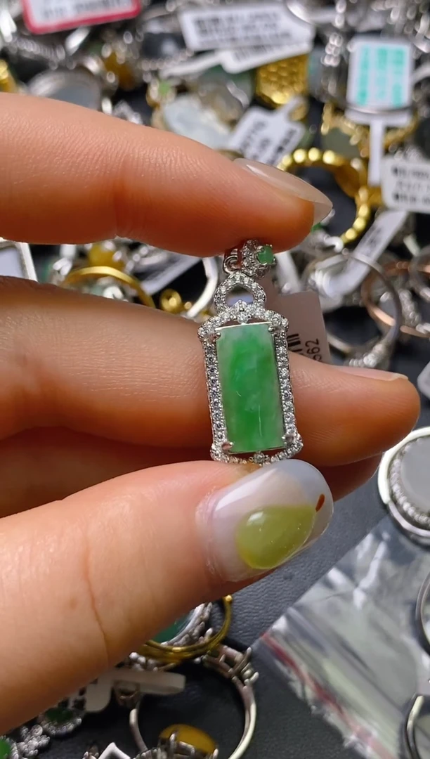 银S925镶嵌戒指翡翠轻*百内无证书