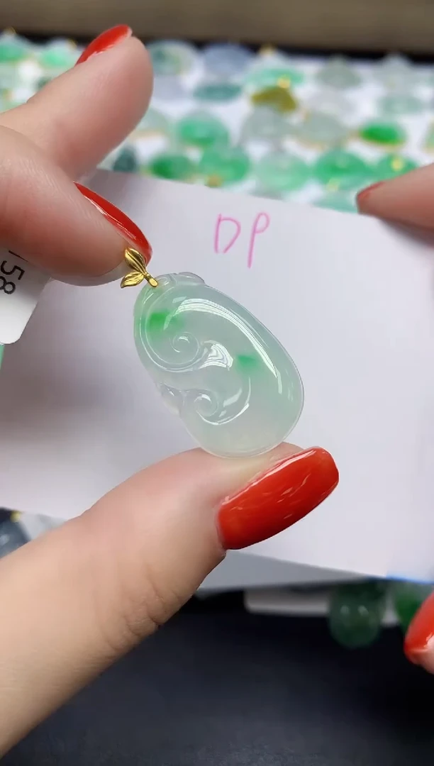 颈饰18K金镶嵌翡翠天然缅甸翡翠A货翡翠百元以上9元证书费自理