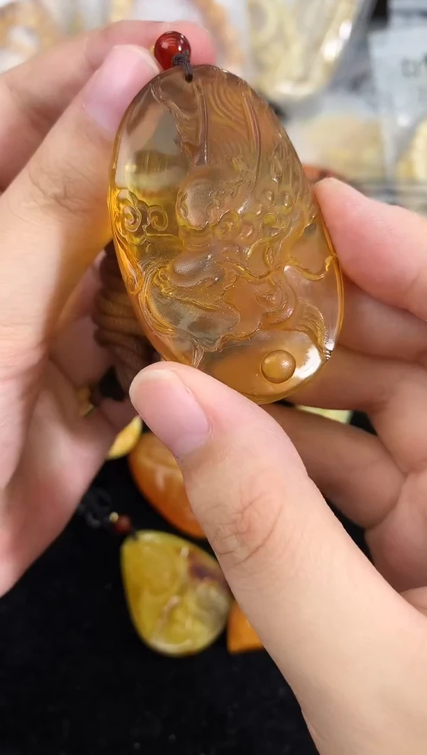 蜜蜡未镶嵌珠宝奇石90