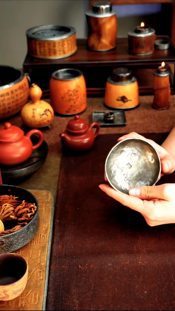 0513喜乐三足纯锡香炉直径8.5