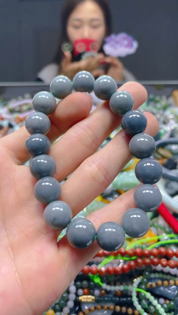 颈饰未镶嵌翡翠11MM/R/翡翠A货，一件也是批发价