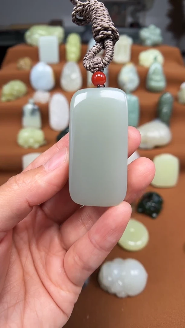 和田玉未镶嵌颈饰平安牌