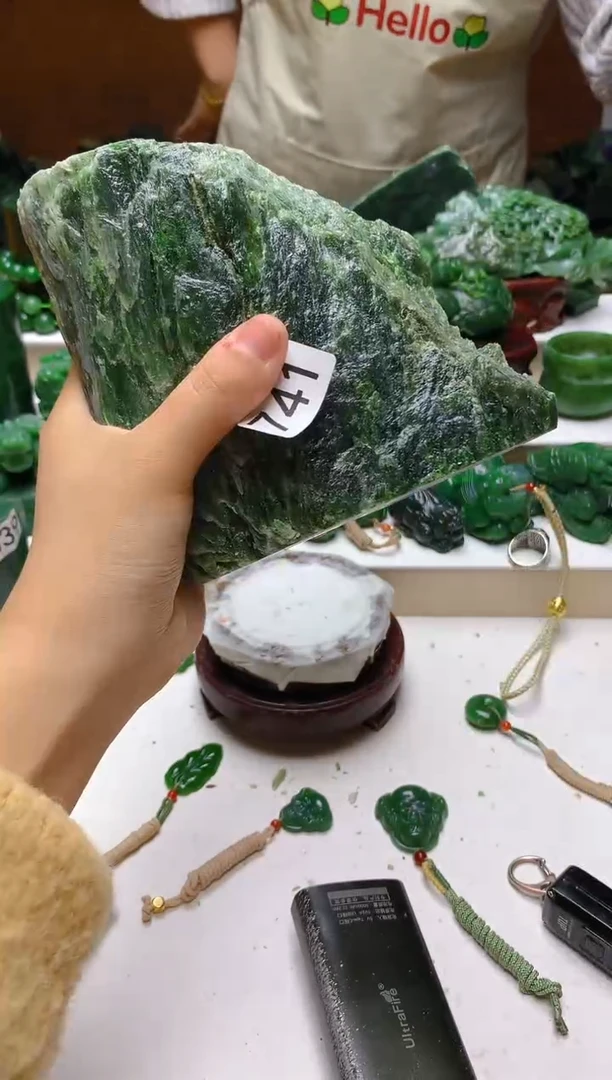 未镶嵌和田玉（碧玉）珠宝半成品1