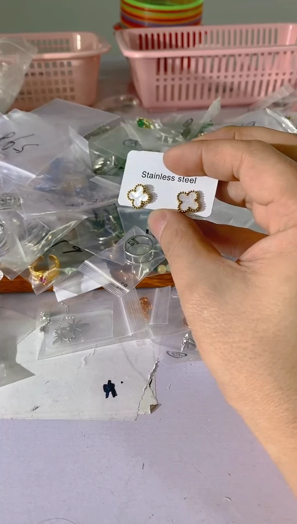 【闪购商品】水晶颈饰银S925镶嵌261红宝，蓝宝，多样性发一件赠链