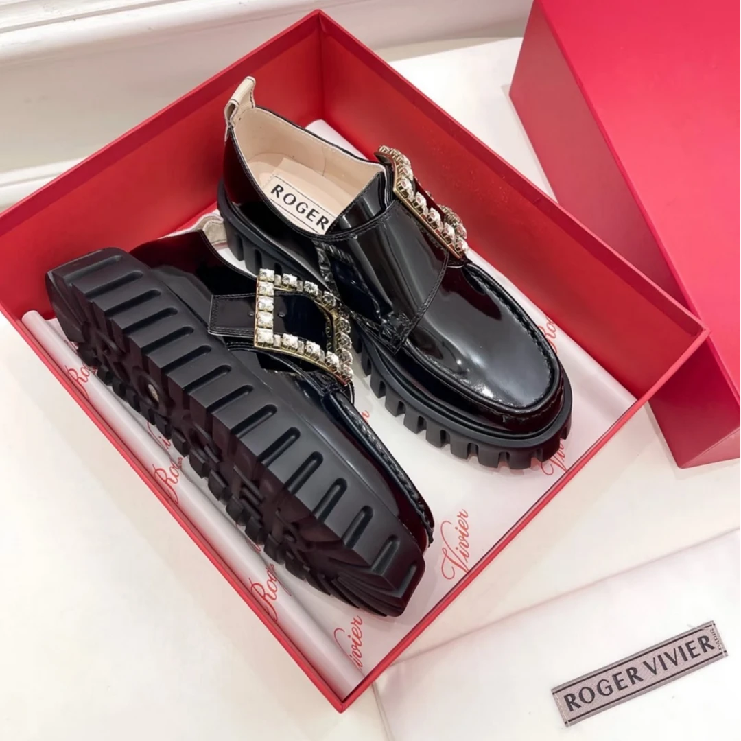 未使用 Roger Vivier/罗杰·维威耶 经典黑色钻扣乐福鞋不支持七天