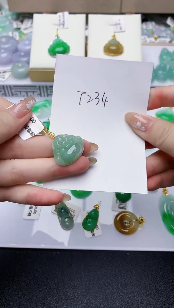 翡翠18K金镶嵌颈饰天然缅甸A货翡翠