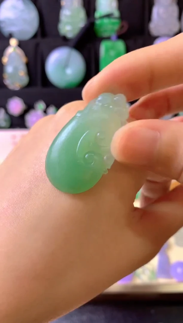 定制翡翠未镶嵌毛货抛光