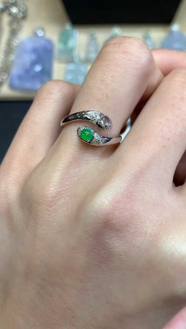 【闪购商品】翡翠戒指18K金镶嵌蛇【无服务费】