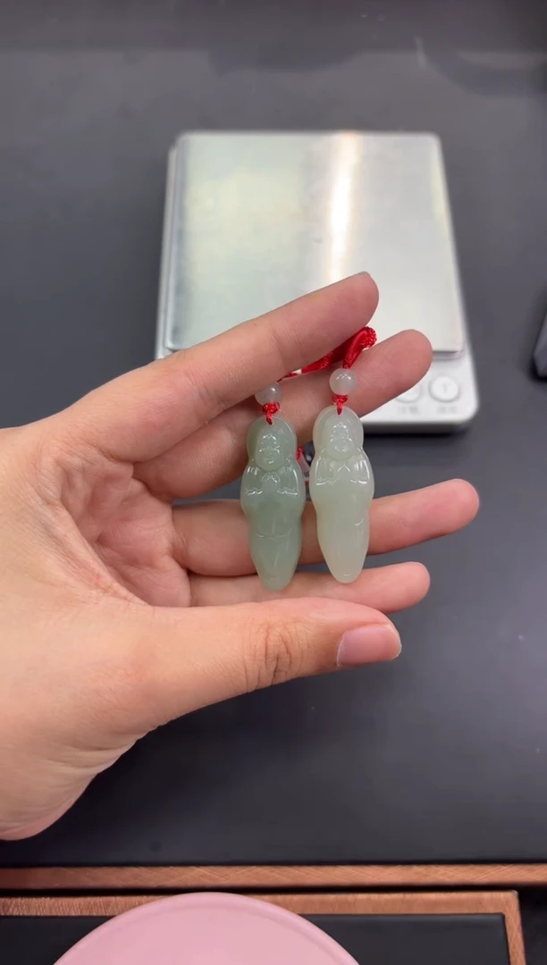 【闪购商品】和田玉吊坠(赠链)未镶嵌且末微色差近矿吊坠多样性发货