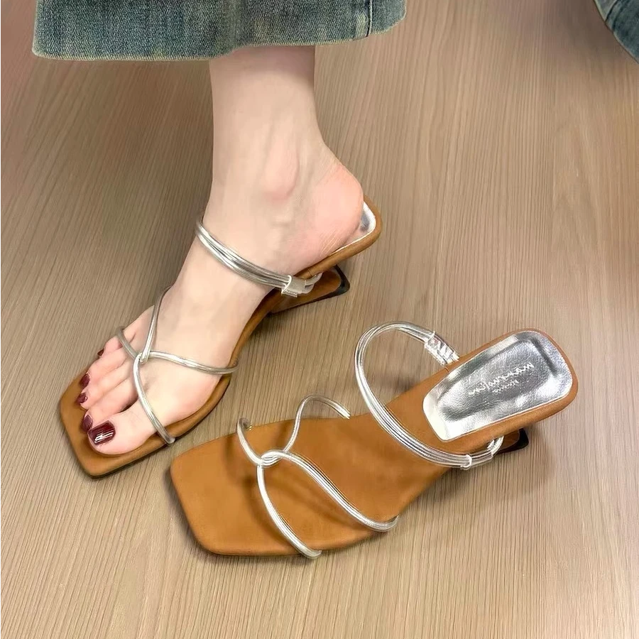 法式棕色露趾凉鞋女夏季新款中跟两穿凉拖鞋配裙子时尚气质高跟鞋