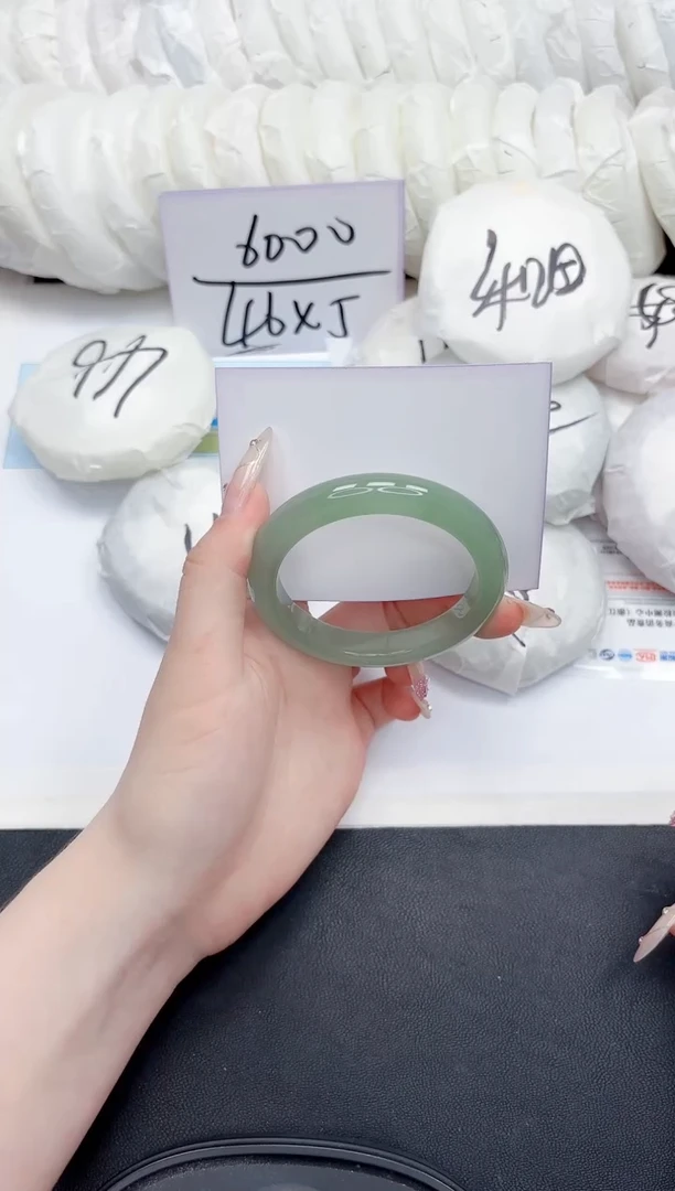 石英质玉手镯未镶嵌56-52