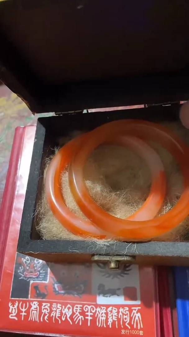 玉米李想专属链接 一对浅红镯子  带盒